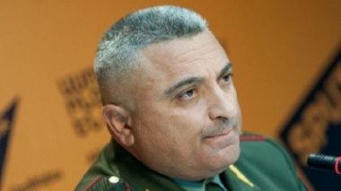 ԶՈՒ գլխավոր շտաբի պետի տեղակալ Անդրանիկ Մակարյանը մեղադրվում է 60-հոգանոց զորքի անհետ կորելու մեջ. «Ժողովուրդ»