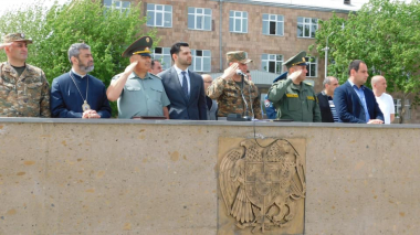 Իրավունք չունենք հուսահատվելու. Արմավիրի մարզպետն այցելել է զորամաս