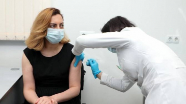 Լենա Նազարյանը պատվաստվել է չինական «ԿորոնաՎակ» պատվաստանյութով