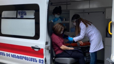 Երևանի Հյուսիսային պողոտայում տեղակայվել է կորոնավիրուսի դեմ շարժական պատվաստումային խումբ