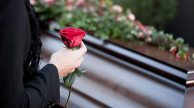 Կառավարությունն օրենքի նախագծով առաջարկում է հանել COVID-19-ի հետևանքով մահացածին չհերձելու պահանջը