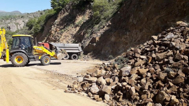 Քարաթափում Մեղրիի լեռնանցքում․ ճանապարհը երկկողմանի փակ է. տեսանյութ