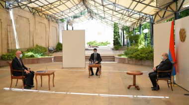 Արմեն Սարգսյանն ընդունել է Հայաստանում ֆրանսիական համալսարանի ռեկտորին