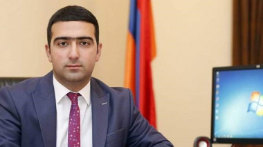 Երևանի ավագանին որոշեց վաղաժամկետ դադարեցնել ավագանու անդամ Գևորգ Աճեմյանի լիազորությունները