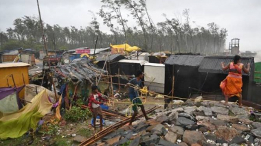 Հզոր փոթորիկը հարվածել է Հնդկաստանի արեւելյան ափին