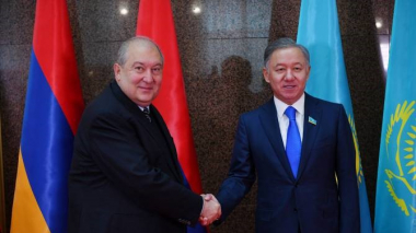 Արմեն Սարգսյանը հանդիպել է Ղազախստանի խորհրդարանի ստորին պալատի նախագահի հետ