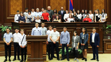 Ազգային ժողովում հյուրընկալեցինք սահմանամերձ Ճամբարակի աշակերտներին. Հ. Սարգսյան