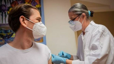 Ավստրիայի կանցլերը կորոնավիրուսի դեմ պատվաստվել է AstraZeneca-ով