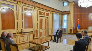 Արմեն Սարգսյանն ընդունել է «ԱԱԾ պահեստազորի սպաների միություն» ՀԿ պատվիրակությանը