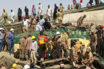 Պակիստանում գնացքների բախման հետևանքով զոհերի թիվը հասել է 56-ի