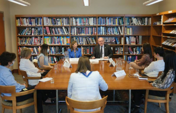 Ֆիլիպ Ռիքերը հանդիպել է քաղաքացիական հասարակության, բիզնեսի և լրատվամիջոցների կին գործիչներին