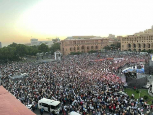 Հանրապետության հրապարակը  լեփ-լեցուն է Նիկոլ Փաշինյանի գլխավորած համապետական հանրահավաքին