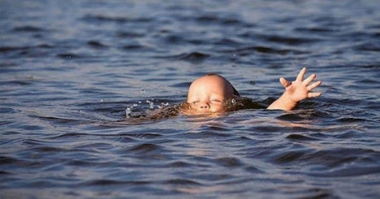 Իտալիայում տղամարդը փրկել է խեղդվող դստերը և մահացել սրտի կանգից