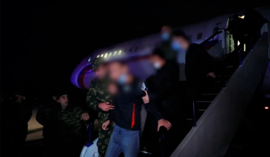 Ռուստամ Մուրադովը հայ ռազմագերիների նոր խումբ է բերում Երևան  