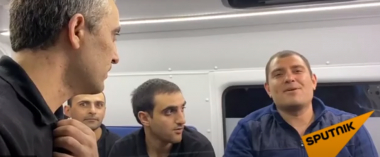 «Մեր հայրենիքի աչքը լույս, որ սաղ-սալամաթ եկանք». բացառիկ կադրեր «Էրեբունի» օդանավակայանից