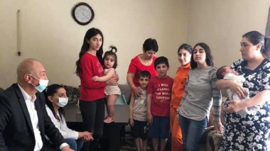 Ծնողական փառքի մեդալով պարգևատրվել են 13 զավակ ունեցող Գոհար և Գևորգ Բեժանյանները