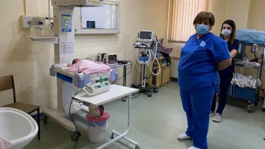 Գյումրիի ավտոկայանի մոտակայքում հայտնաբերված նորածնի առողջական վիճակը կայունանում է