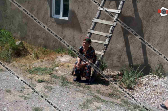 Դանակով զինված տղամարդը հարձակվել է 90-ամյա կնոջ վրա, պոկել ականջօղերն ու կախազարդը և փախել