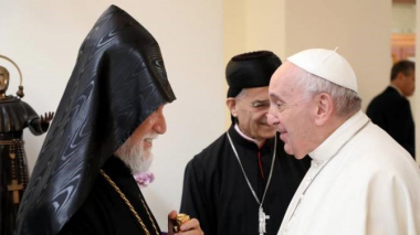 Արամ Ա կաթողիկոսը շուտափույթ ապաքինում է մաղթել Հռոմի Ֆրանցիսկոս պապին