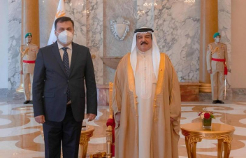 Դեսպան Մհեր Մկրտումյանն իր հավատարմագրերն է հանձնել Բահրեյնի թագավոր Համադ բին Իսա Ալ Խալիֆային