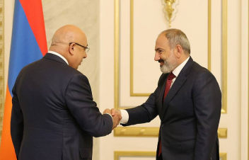 Նիկոլ Փաշինյանը հանդիպել է «Ազատ դեմոկրատներ» կուսակցության նախագահ Խաչատուր Քոքոբելյանի հետ