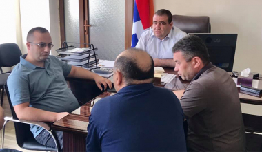 Միքայել Վիրաբյանը հանդիպել է ԱՀ Էկոնոմիկայի և գյուղատնտեսության նախարարի հետ