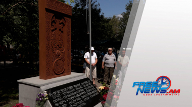 Ձեր սխրանքն անմահ է, տղե´րք. խաչքար` ի հիշատակ Արարատյան զանգվածի 11 հերոսների