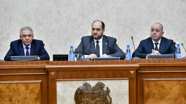 Արայիկ Հարությունյանը ՊՆ աշխատակազմին է ներկայացրել նախարարի նորանշանակ առաջին տեղակալ Արշակ Կարապետյանին. տեսանյութ