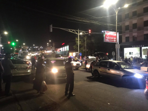 Ոստիկանությունը Երևանում ուժեղացված ծառայություն է իրականացնում. խուզարկվում են մեքենաները 