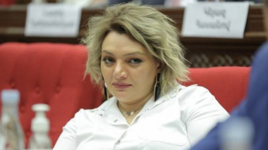 Երևանի ավագանու անդամ Հռիփսիմե Հունանյանը լիազորությունները դադարեցնելու դիմում է ներկայացրել