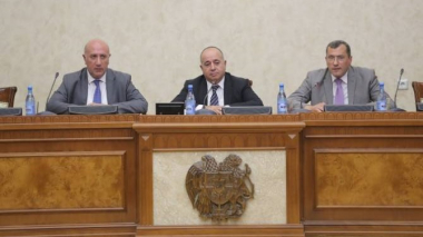 Արշակ Կարապետյանը ներկայացրել է պաշտպանության նախարարի նորանշանակ տեղակալին