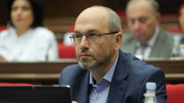 ԱԺ-ում տեղի ունեցած միջադեպի հետևանքով վնասվել է Գեղամ Նազարյանի աչքը. նա տեղափոխվել է հիվանդանոց