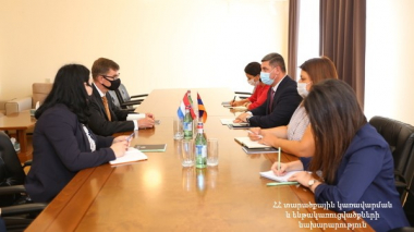 Նախարար Գնել Սանոսյանն ընդունել է Հայաստանում Նիդերլանդների թագավորության արտակարգ և լիազոր դեսպանին
