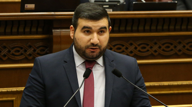 Արծրունը լափի դիմաց պատիվն ու արժանապատվությունը չի ծախել․ Վահագն Ալեքսանյան