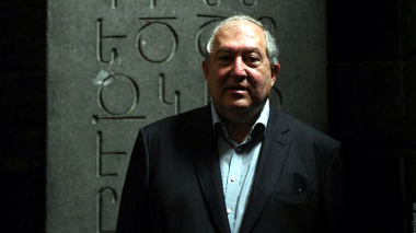 Սովորե՛ք հաղթահարել մարտահրավերները, ստեղծագործել և պատասխանատվություն ստանձնել հայրենիքի ճակատագրի համար. Արմեն Սարգսյանի շնորհավորական ուղերձը