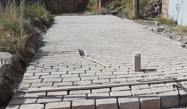 Մեկնարկել են Արթիկ համայնքի 560 մ երկարություն և 5 մ լայնություն ունեցող Ղուկասյան փողոցի սալիկապատման աշխատանքները