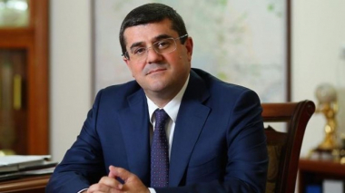 ԱՀ նախագահը մասնակցել է Արցախի հերոս Բենիամին Պետրոսյանի հիշատակը հավերժացնող կոթողի բացման արարողությանը