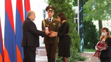 Նախագահն Անկախության տոնի առթիվ պարգևատրում է տարբեր բնագավառների ներկայացուցիչների, հետմահու շնորհում շքանշաններ