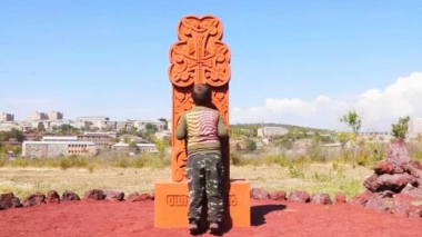 Բուսաբանական այգու «Հույսի արահետ»-ում Խաչարձան է տեղադրվել