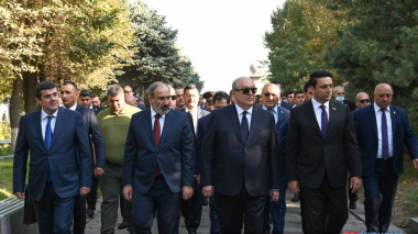 Վարչապետ Փաշինյանը հարգանքի տուրք է մատուցել հանուն Հայրենիքի անկախության կյանքը նվիրաբերած հայորդիների հիշատակին. լուսանկարներ