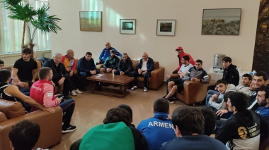 Վիկ Դարչինյանն ու ՀԲՖ ղեկավարը հանդիպել են հավաքականի բռնցքամարտիկների հետ