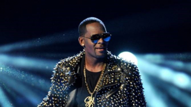 Ամերիկացի երգիչ Ար Քելլիին մեղավոր են ճանաչել մարդկանց առեւտրի մեջ