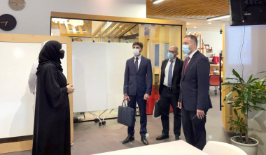 Վահան Քերոբյանը Դուբայում հանդիպել է ԱՄԷ Կլիմայի փոփոխության և շրջակա միջավայրի նախարար Մարիամ Ալմհեյրի հետ