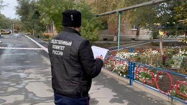 Իժևսկի դատարանը սահմանափակել է Ռուսաստանի դրոշի վրա վիրավորանքներ գրած մարդու ազատությունը