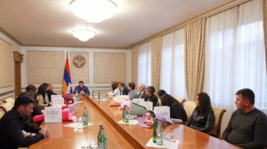 Արցախի նախագահն ընդունել է 2020 թվականի պատերազմի ընթացքում զոհված ուսուցիչների հարազատներին
