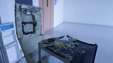 Սառնարանից հայտնաբերվել են բջջային հեռախոսներ