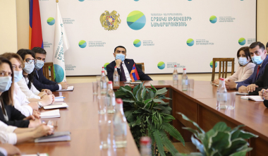 Ռոմանոս Պետրոսյանն ընդունել է «Հիդրոօդերևութաբանության և մոնիթորինգի կենտրոն» ՊՈԱԿ-ի ղեկավար անձնակազմին