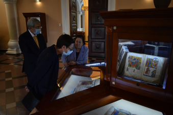 Ֆրանսիայի դեսպանը Մատենադարանում ծանոթացել է հայ միջնադարյան մատենագրությանը