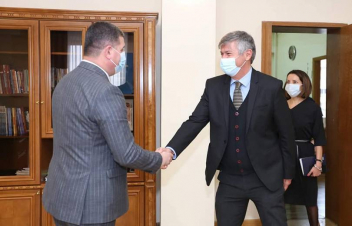 Սանոսյանն ընդունել է Ասիական զարգացման բանկի երևանյան գրասենյակի պատվիրակությանը․ համագործակցությունը երկարաձգվել է