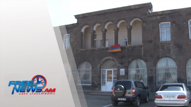 Ոստիկանները ապօրինի պահվող մարտական նռնակ ու զրահաբաճկոն են հայտնաբերել